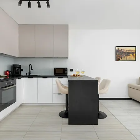 Apartamento Atmospheric In With A Charming Balcony From Renters *