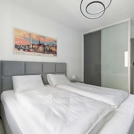 Atmospheric In With A Charming Balcony From Renters Appartamento *