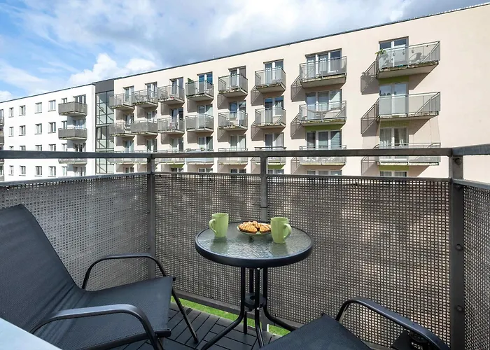 Lägenhet Atmospheric In With A Charming Balcony From Renters